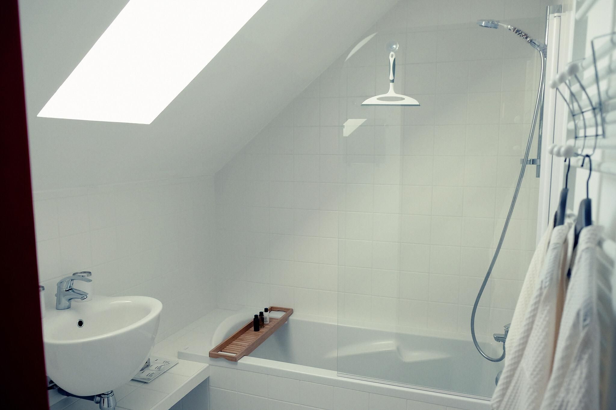 La Maison Jaune à la Janaie Suite-Premium-Salle de bain privée séparée-Vue sur Jardin 2