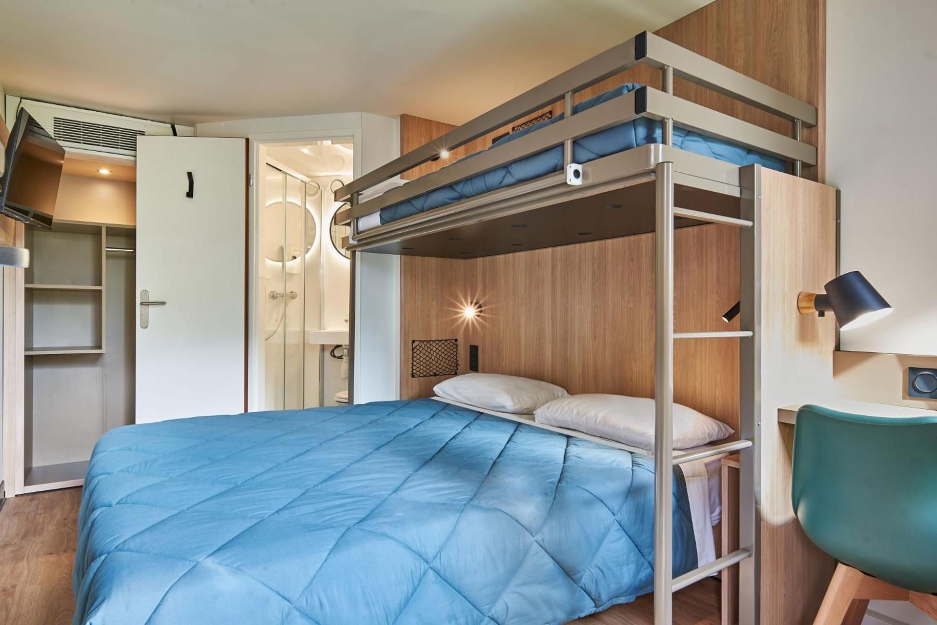 Triple Room - 2 single beds 1 Bunk Bed