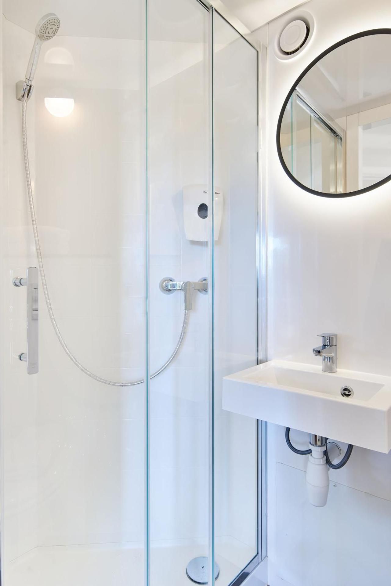 Standard - 2 Single Beds