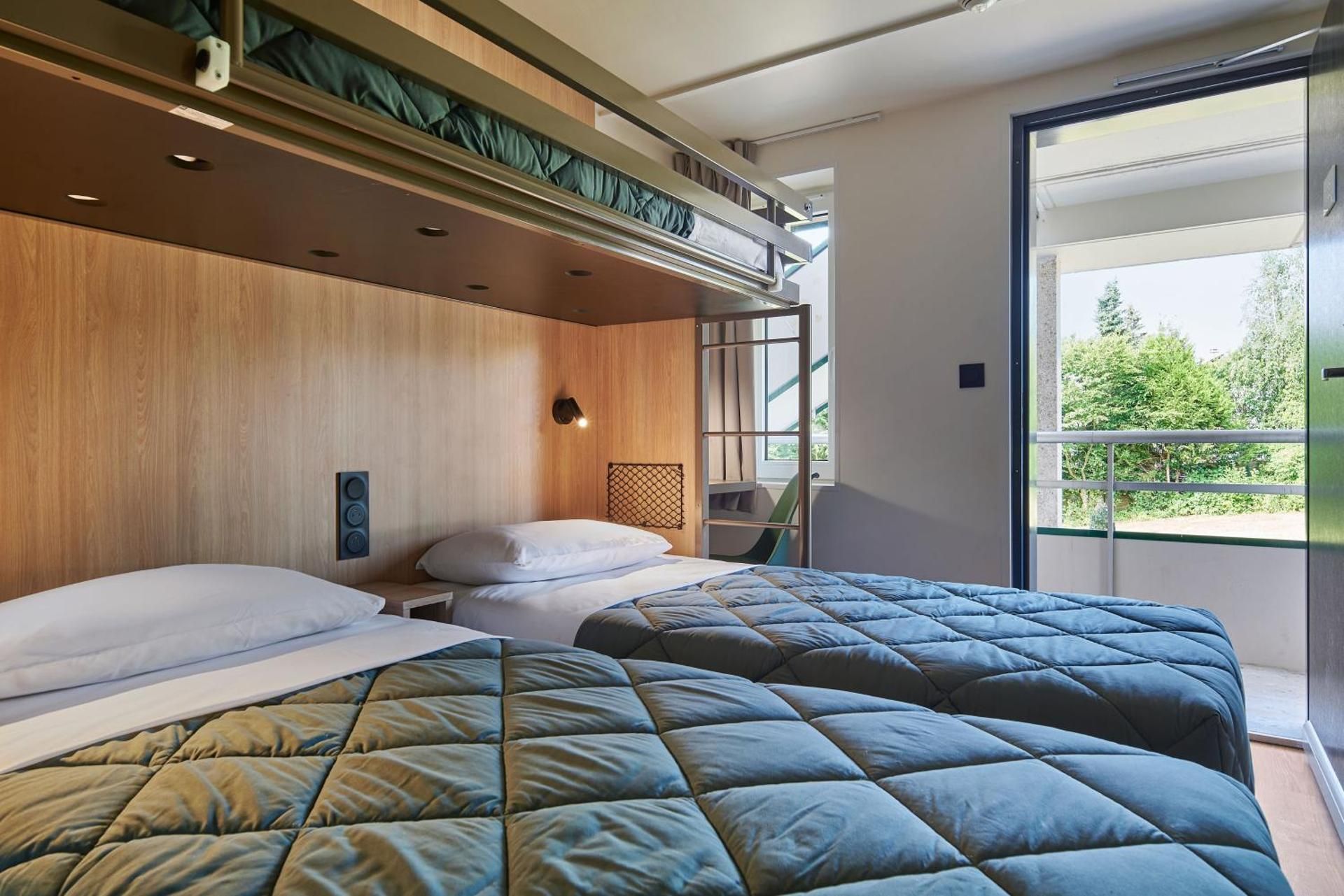 Triple Room - 2 single beds 1 Bunk Bed