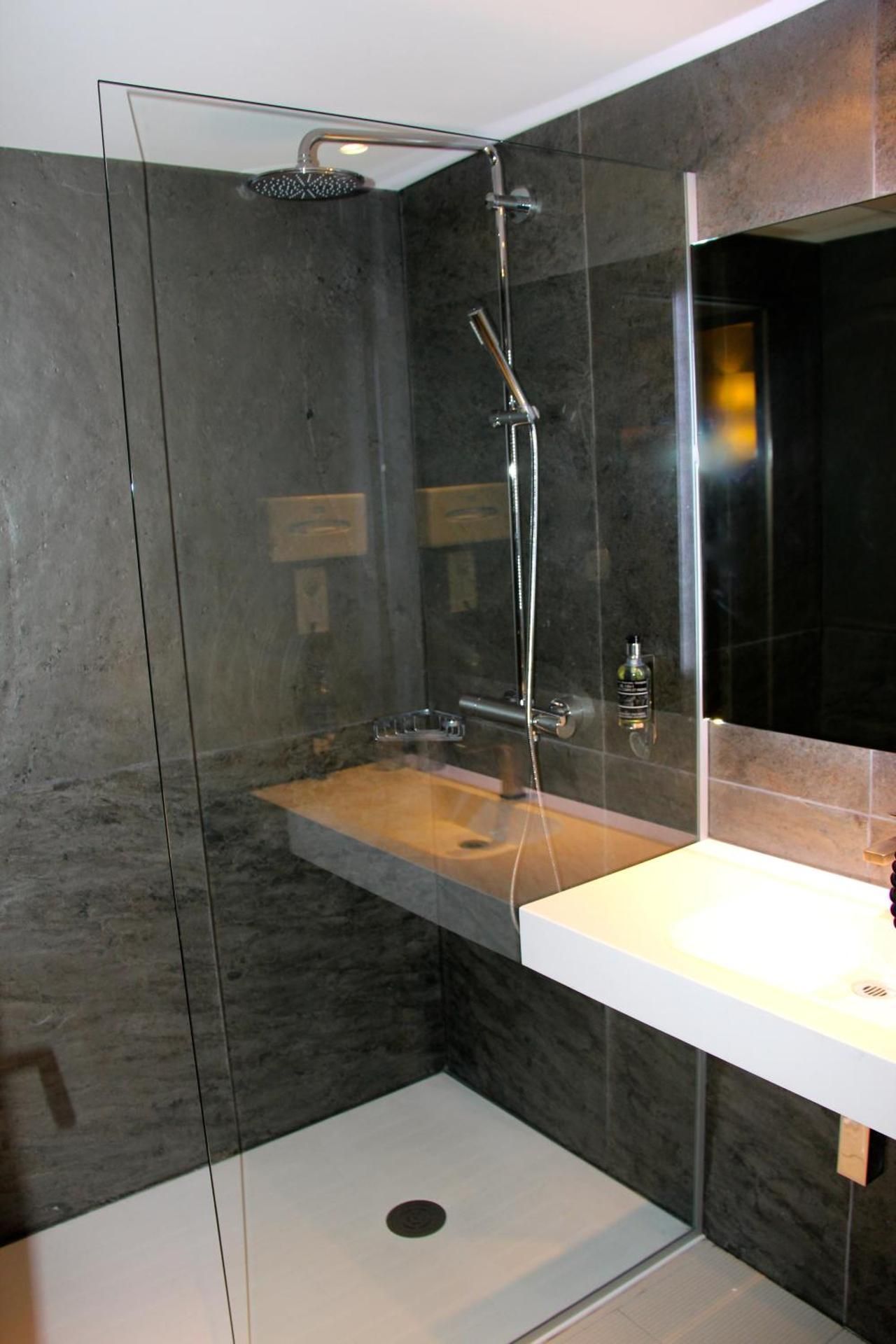 Two Connecting Double Rooms
