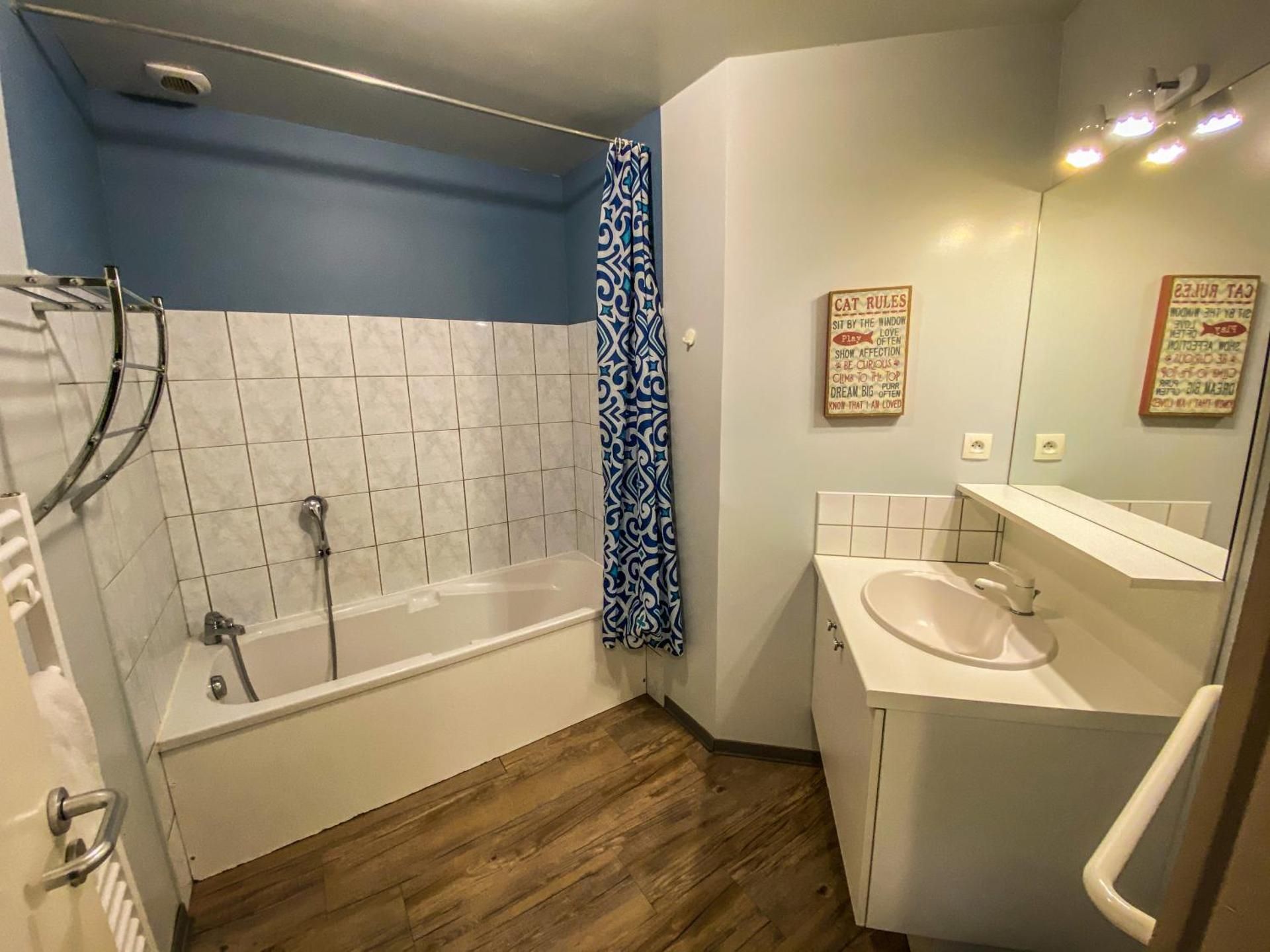Two-Bedroom Apartment - Forest side