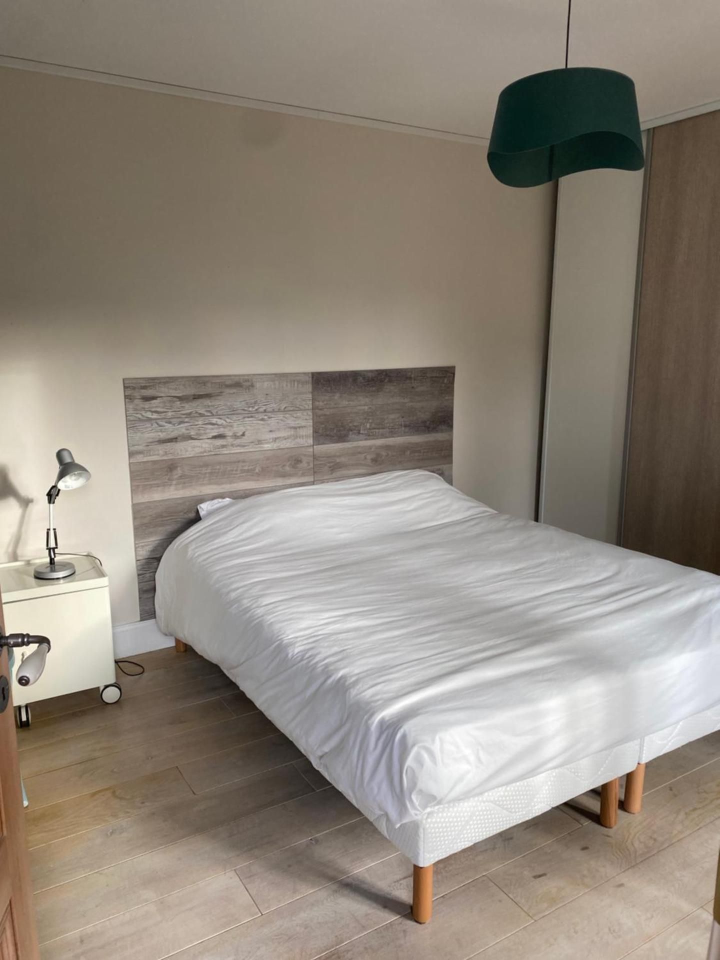 One-Bedroom Apartment - Non-Smoking