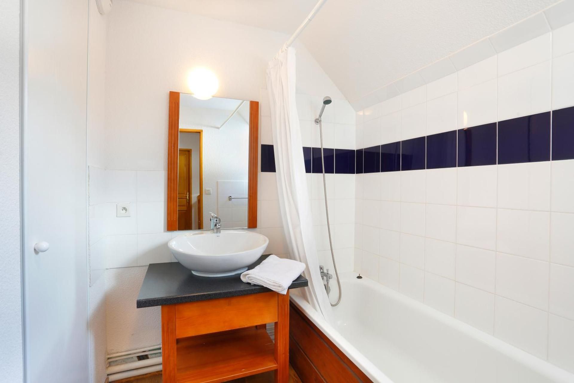 Three-Bedroom Apartment (8 Adults)
