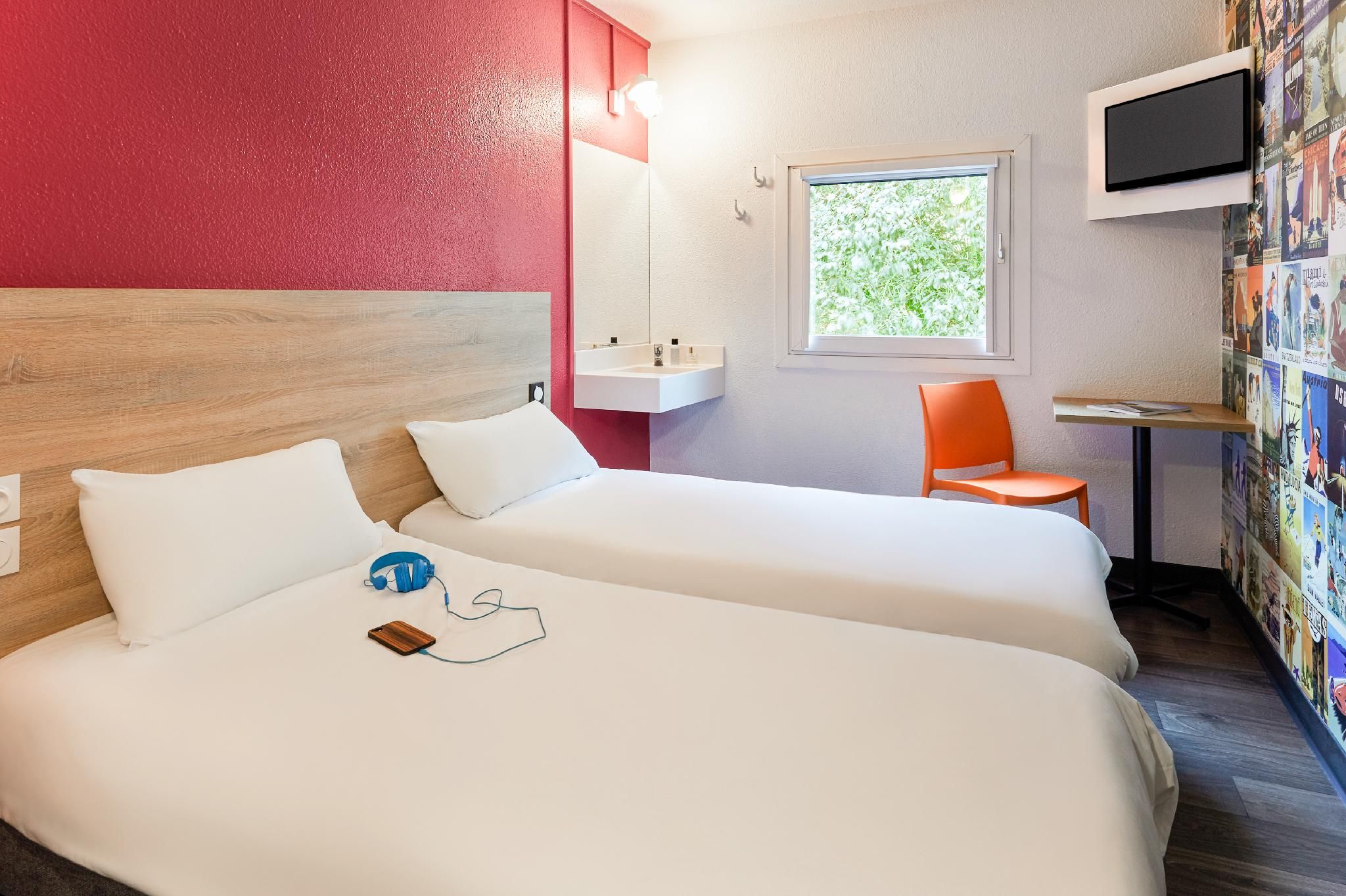 Sidecar Room for up to 2 guests