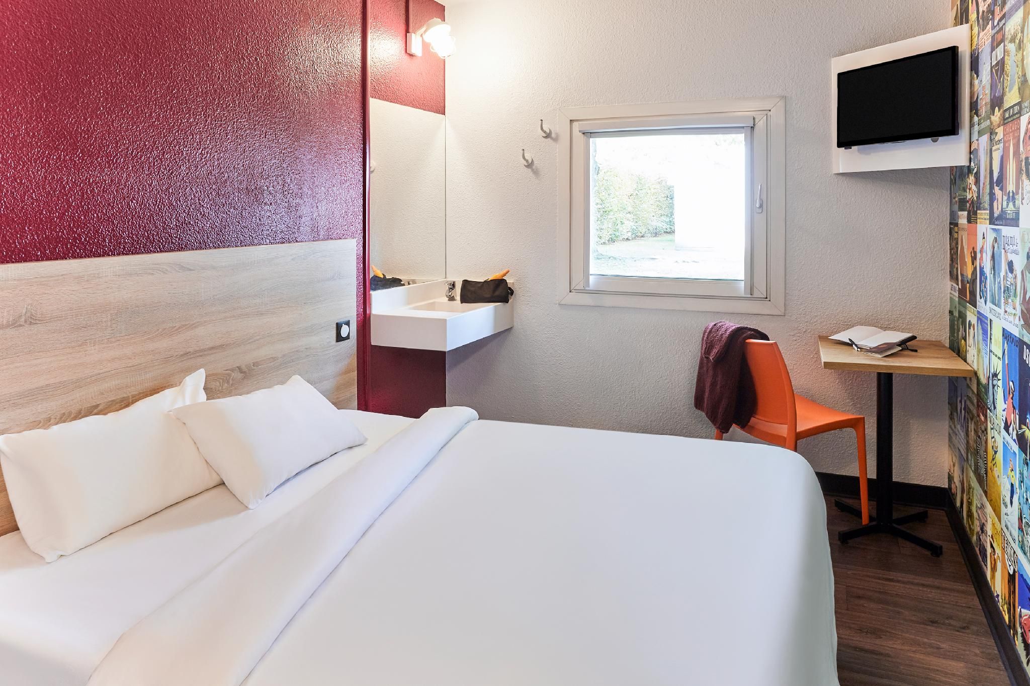 Tandem Room For Up To 2 Guests