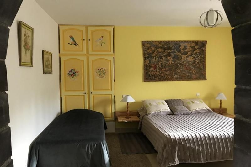 Deluxe Room (2 Adults + 1 Child)