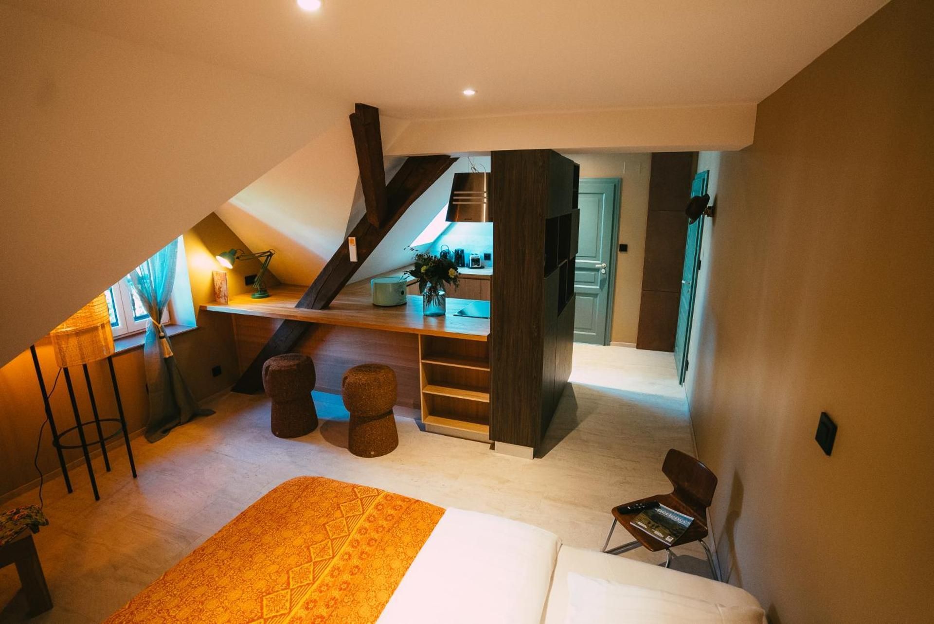 DELUXE APARTMENT