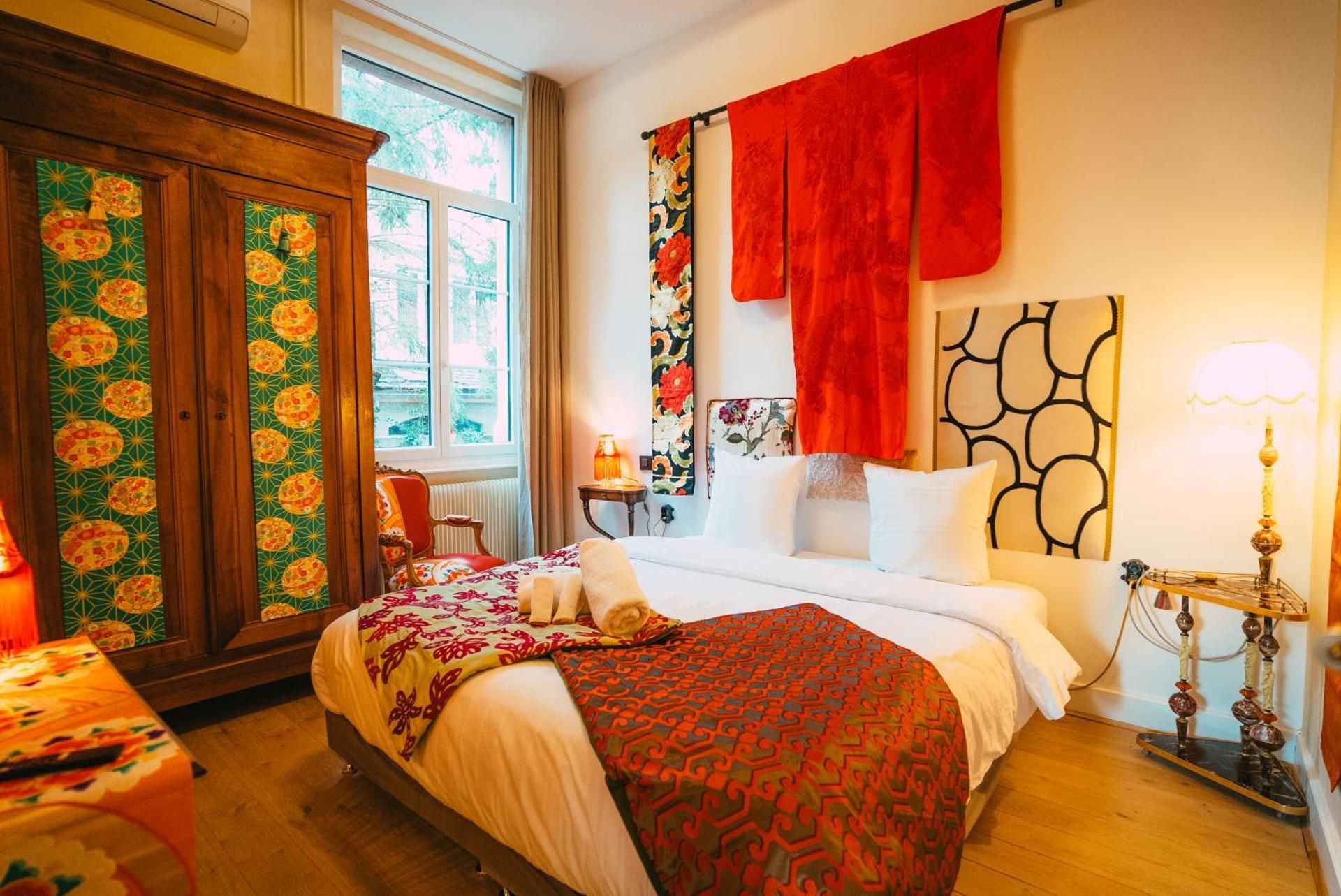 Deluxe Three-Bedroom Apartment with Hot Tub and private garden
