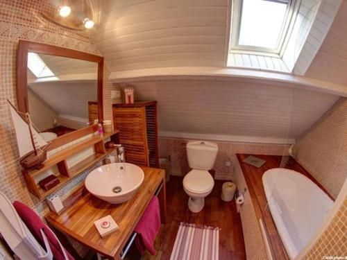 Le Manoir des Quatre Saisons Studio-SDB privée-Chambre Rouge