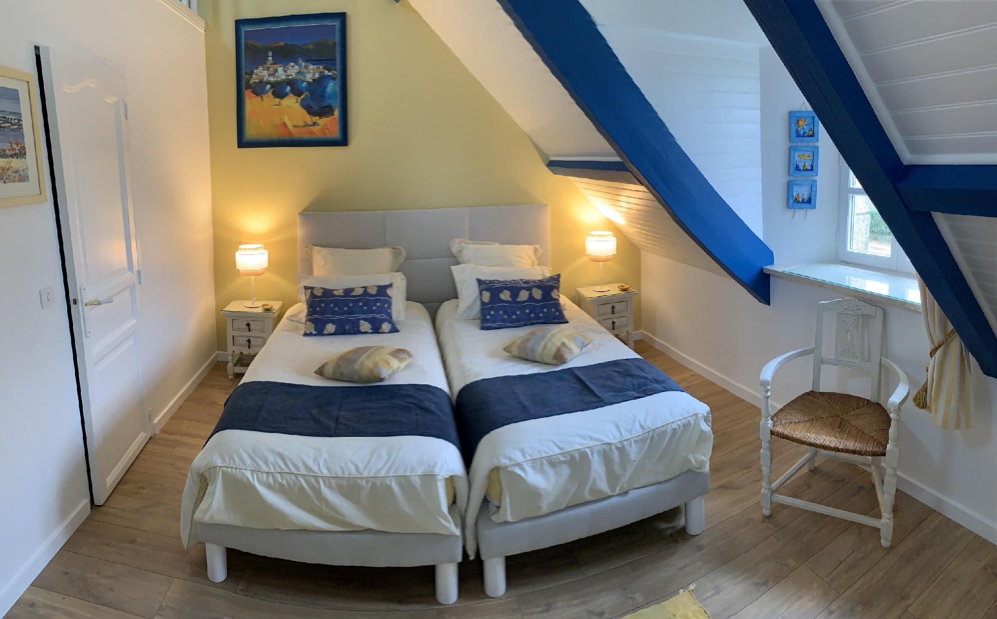Twin-SDB privée avec douche-Chambre Jaune