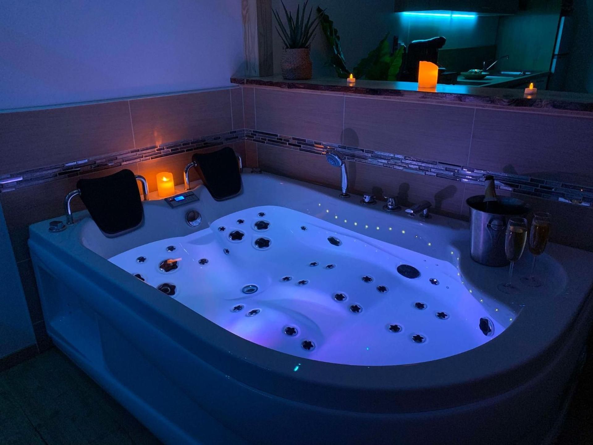 Deluxe Queen Suite