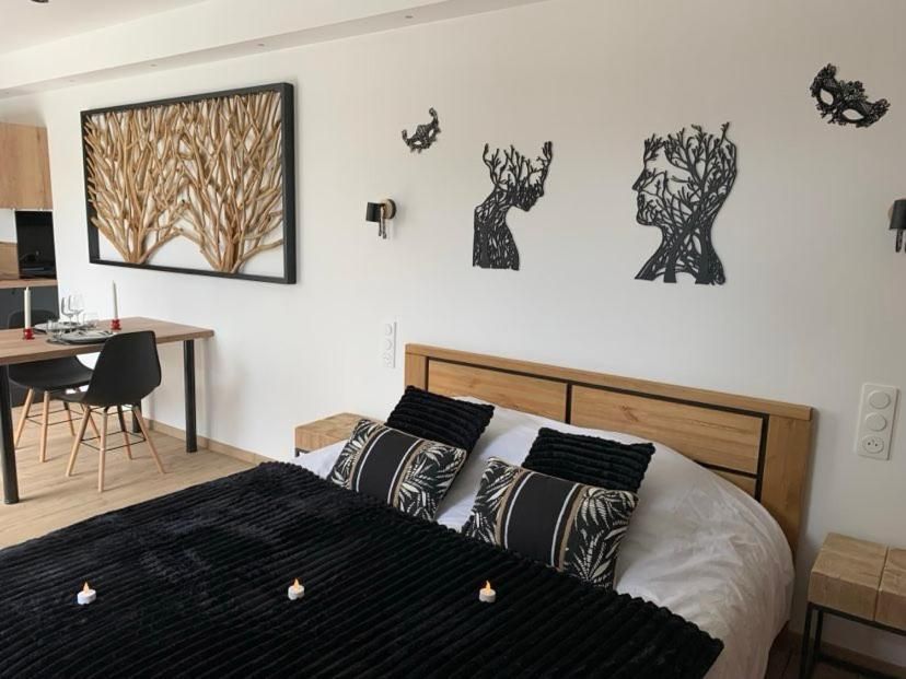 Queen Suite with Spa Bath