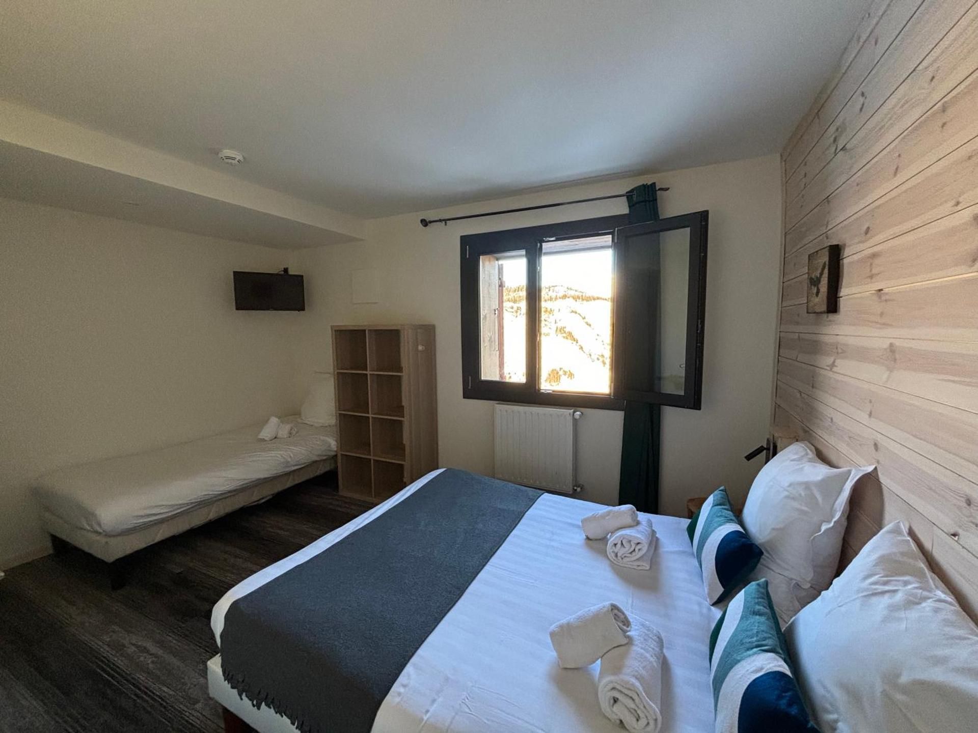 Triple Room with Mountain View