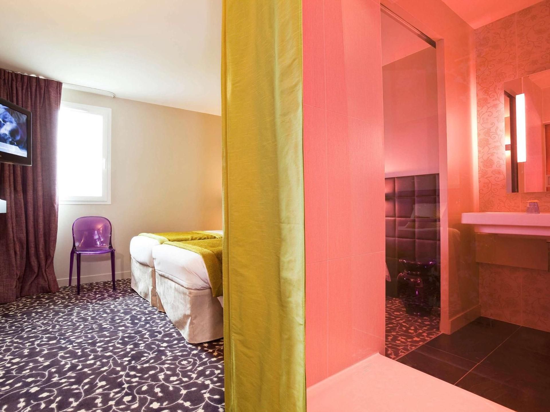 Standard Room with 2 Single Beds