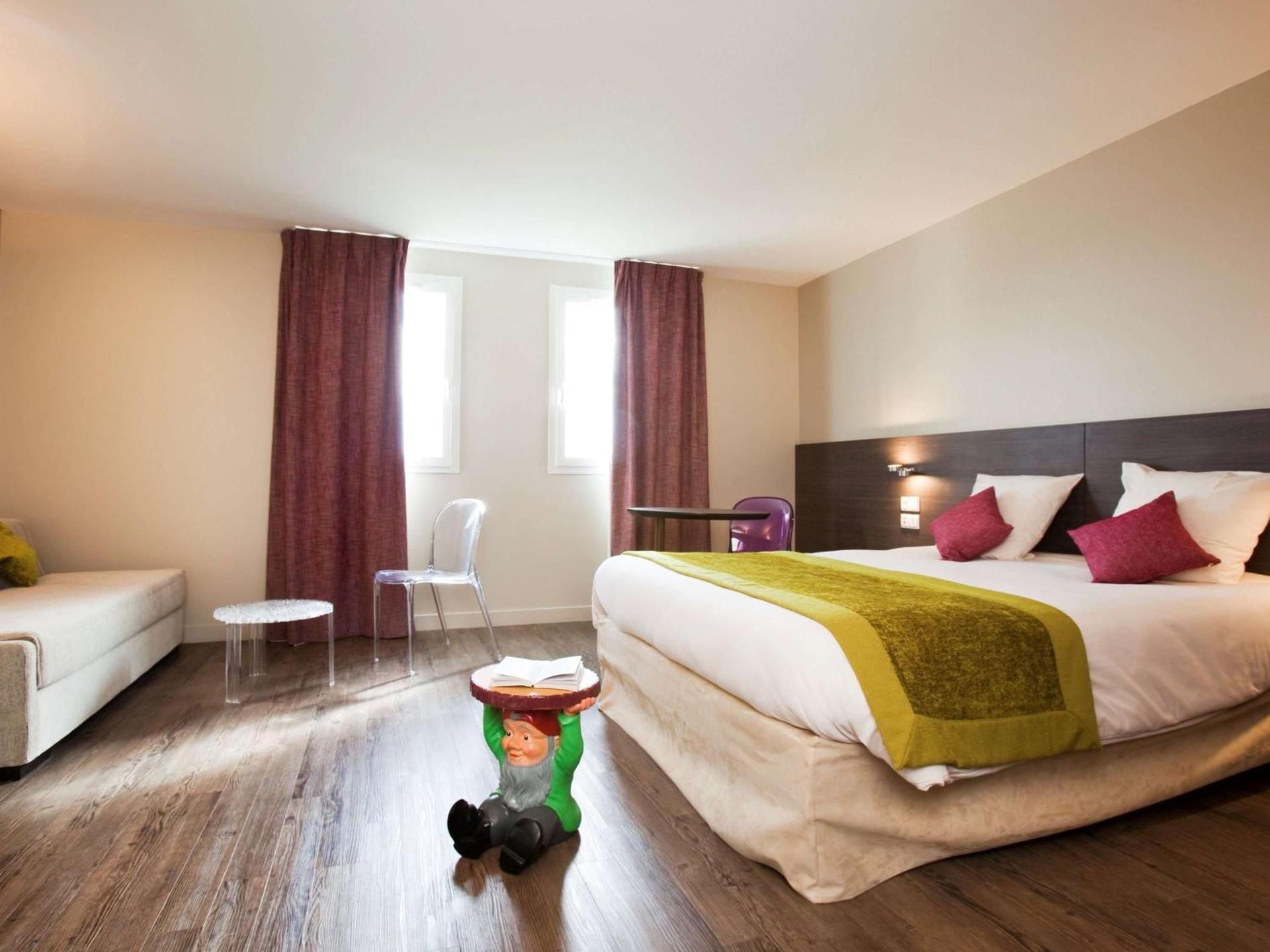 Standard Family Suite with One Double Bed and Sofa