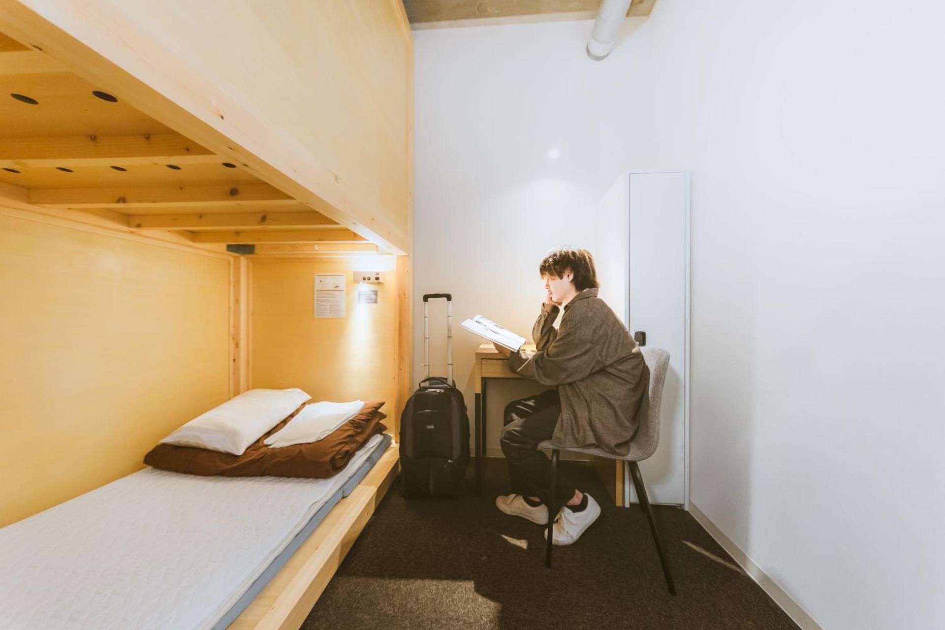 Single Bed in Mixed Dormitory Room