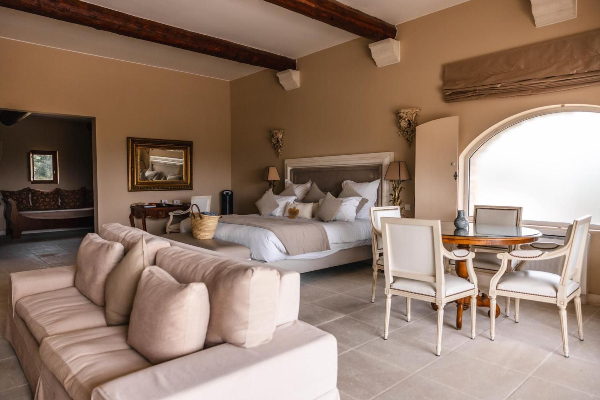 Grand Prestige Suite
