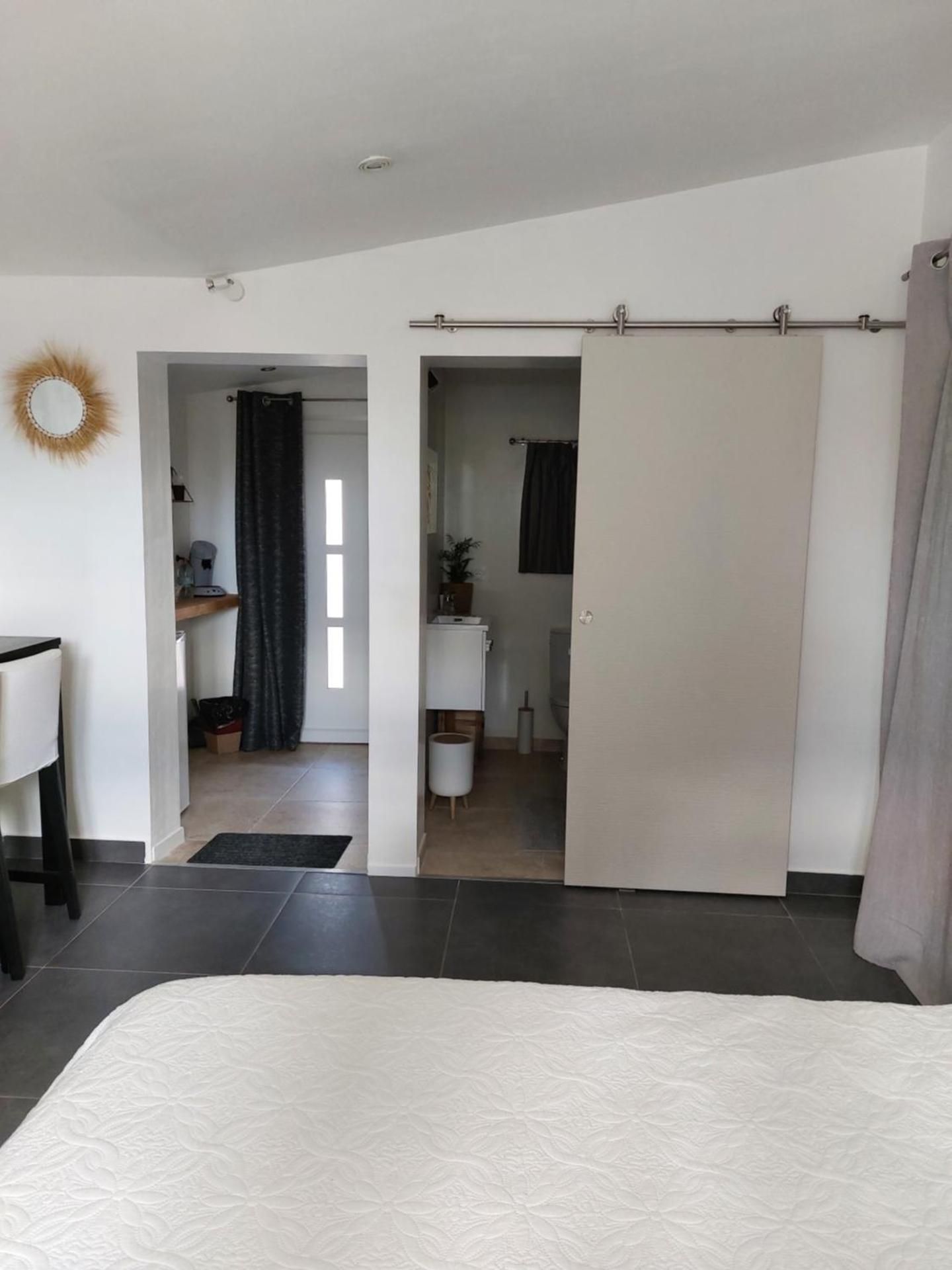 Deluxe Room (2 Adults + 1 Child)