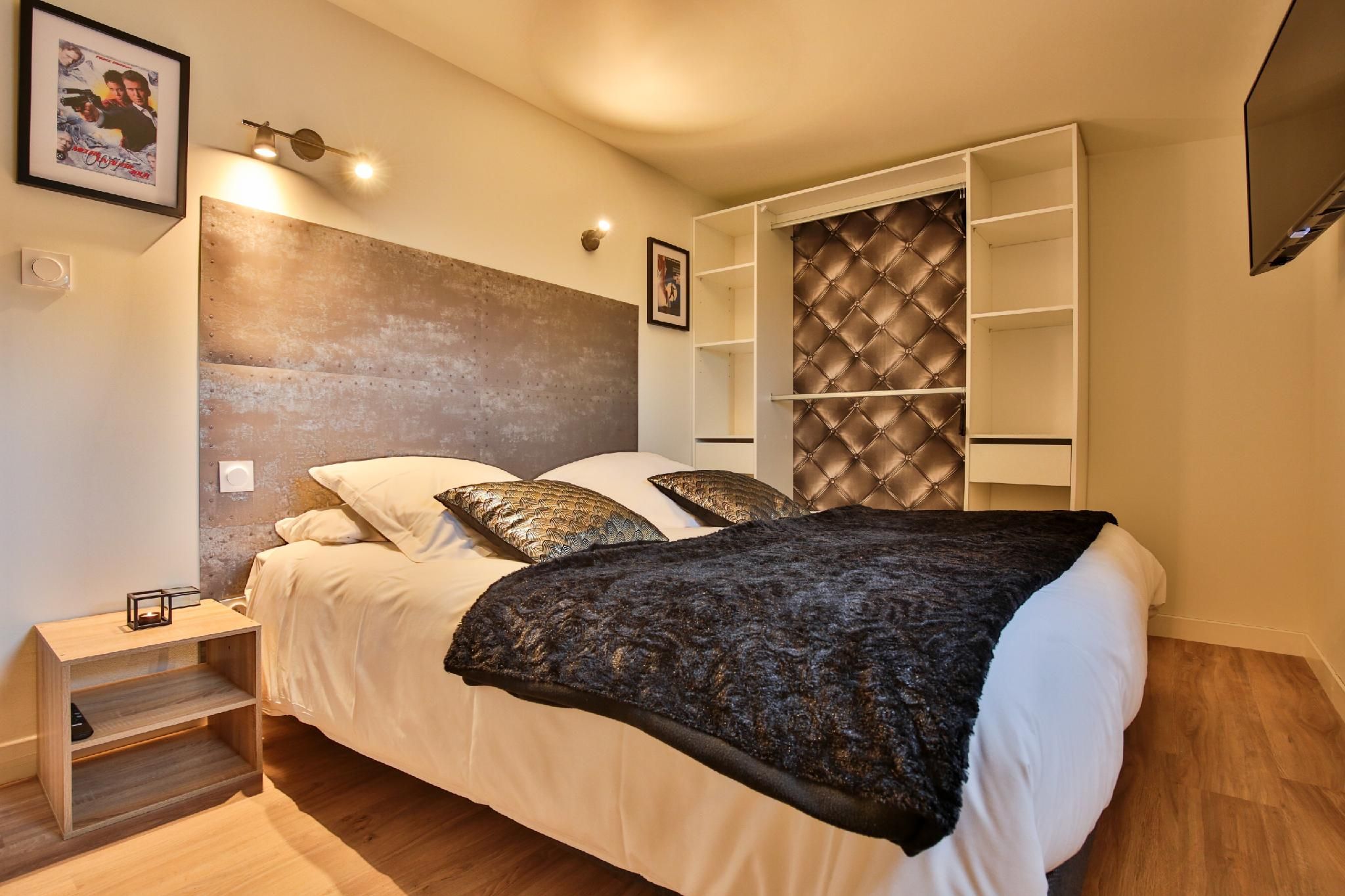 Chalet cinema-Chalet-Confort-Salle de bain et douche-Vue sur Jardin
