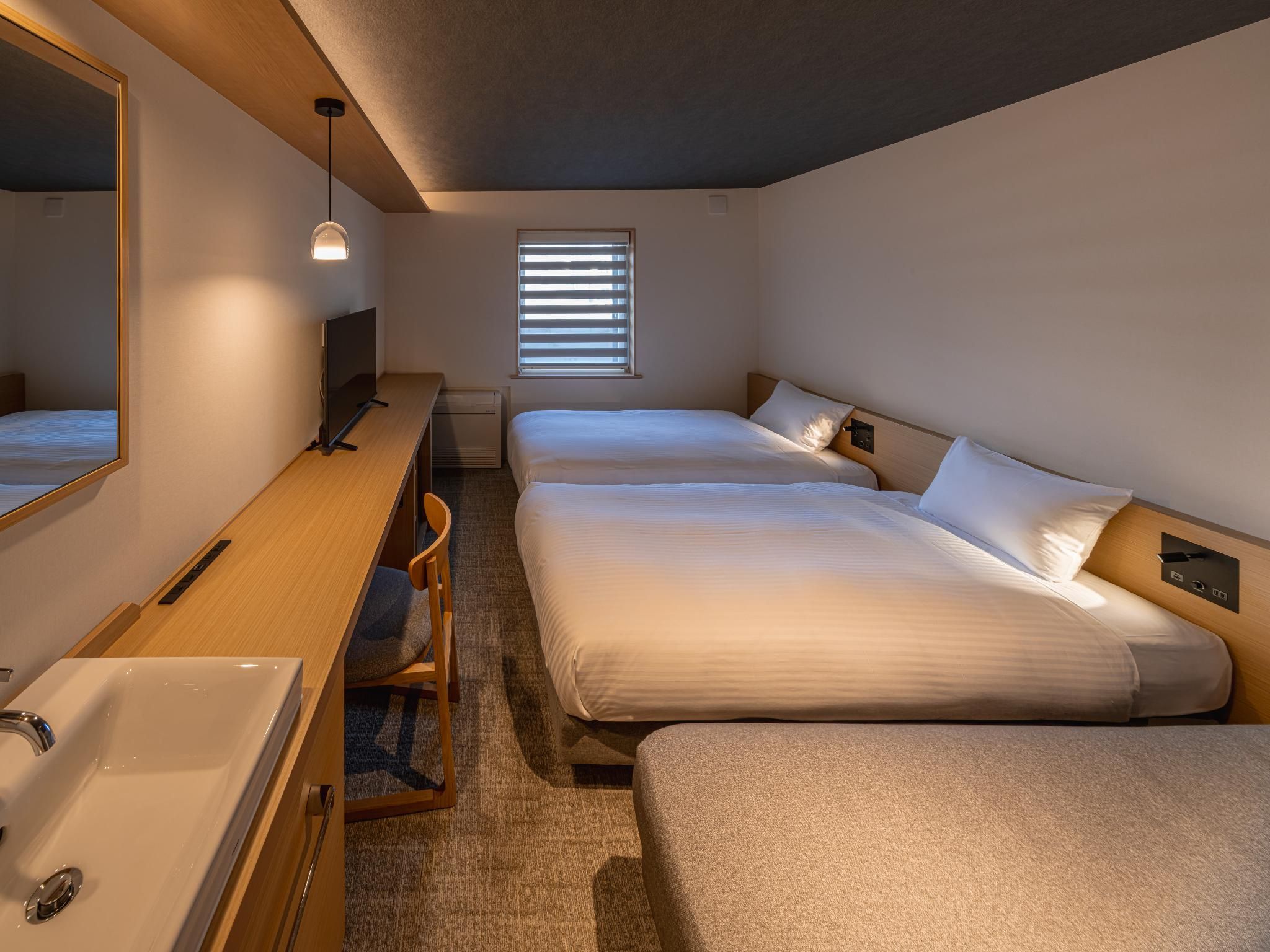 Superior Twin - Non-Smoking