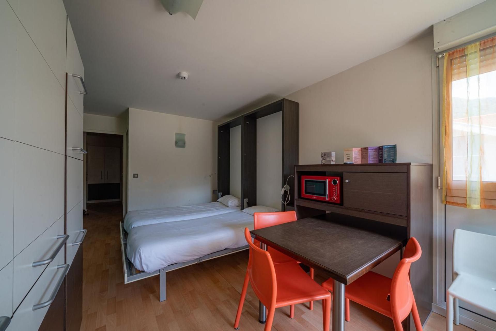 Studio (2 Adults)