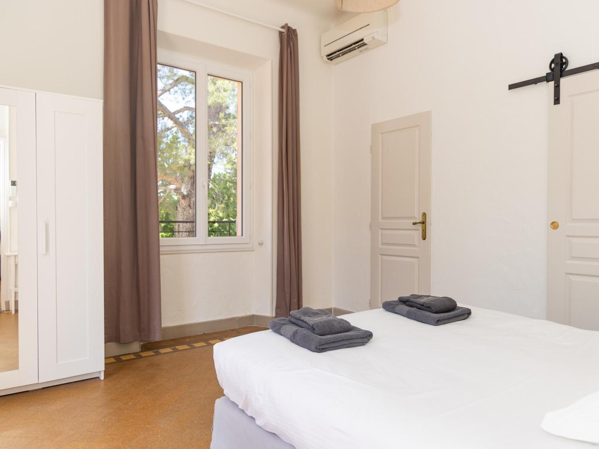 One-Bedroom Apartment with Garden View