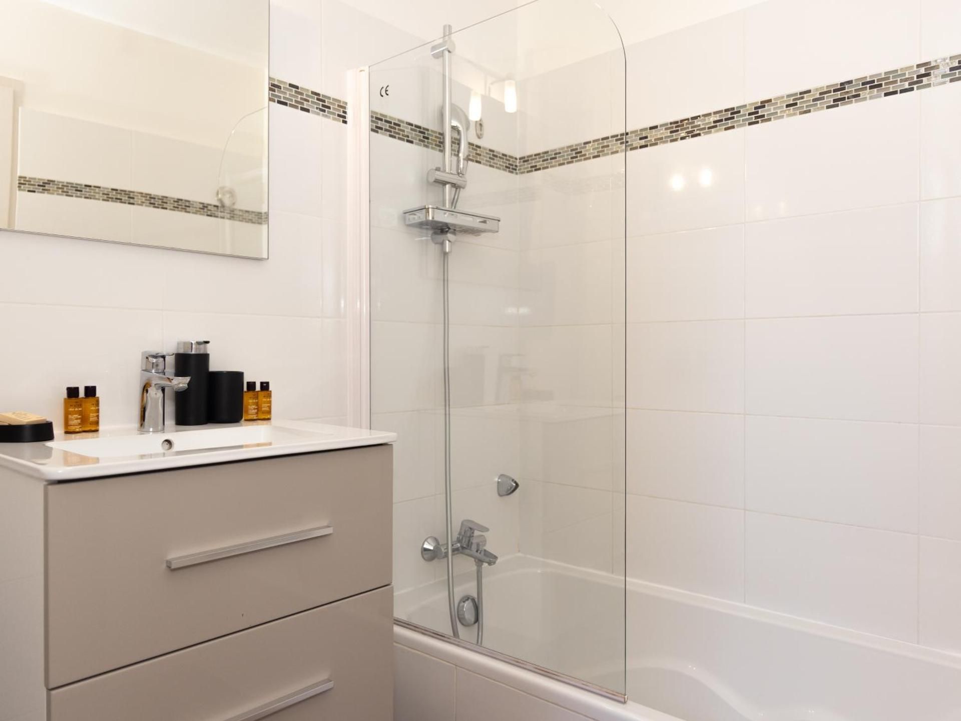 Triple Room with Private Bathroom