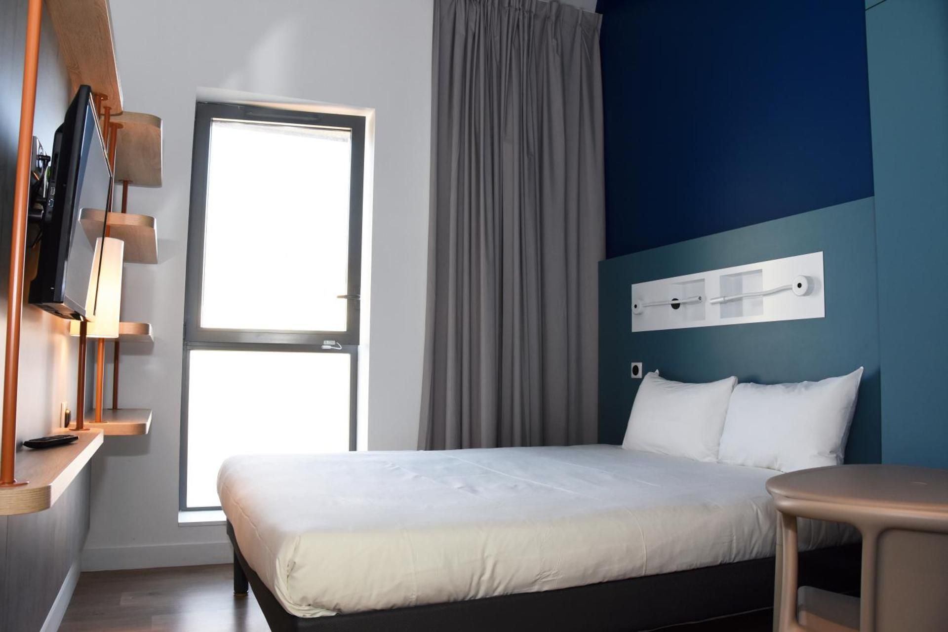 ibis budget Langres Double Room With A Large Bed For 2 People.