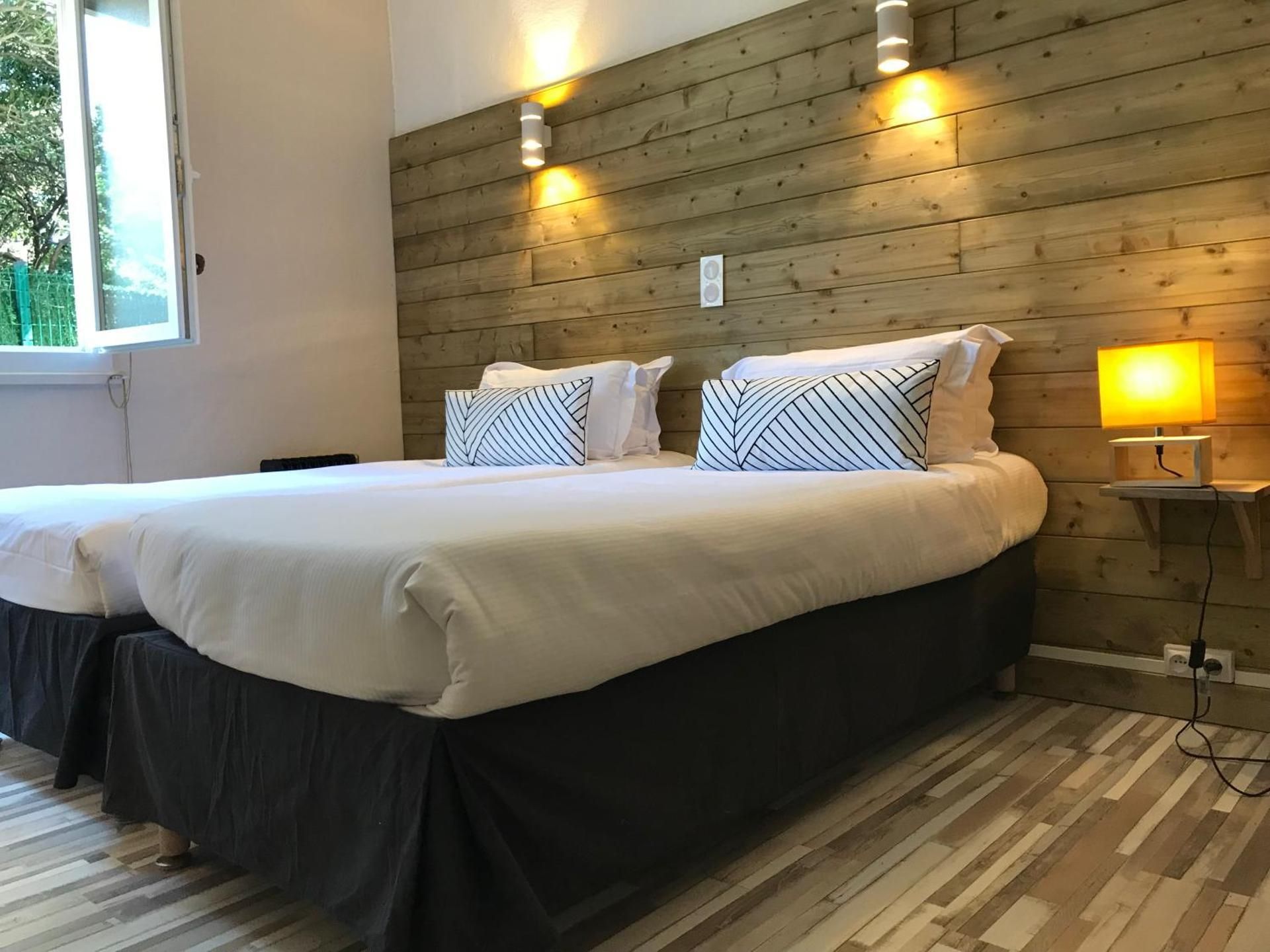 Comfort Twin Room - with Air Conditioning
