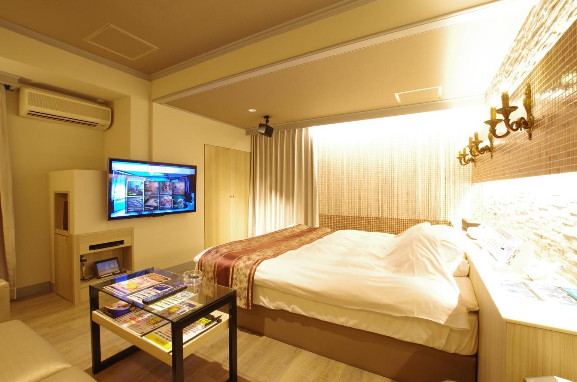 Deluxe Double Room - Smoking - 15:00 Check in