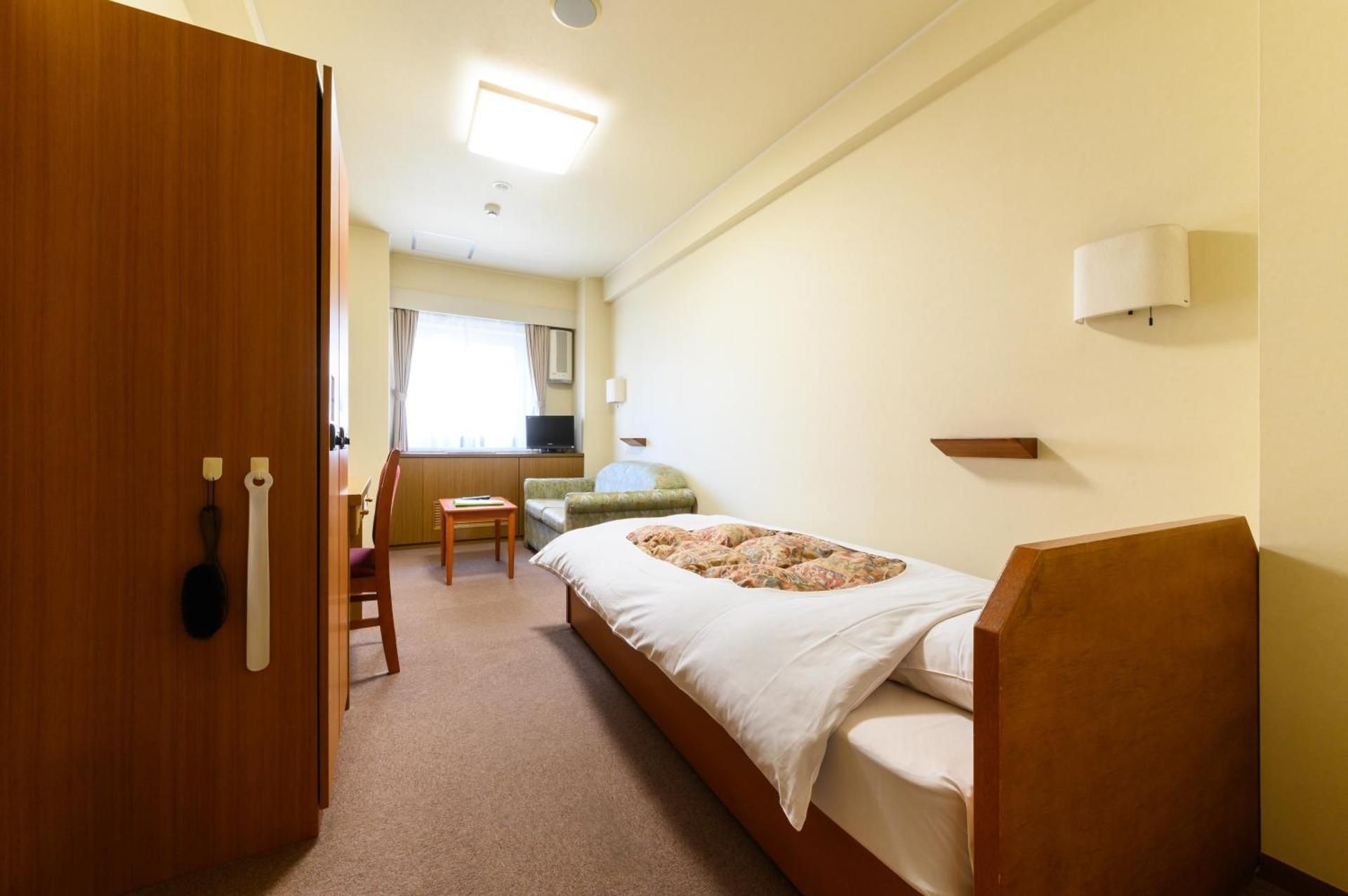 Single Room with Shared Bathroom and Shared Toilet
