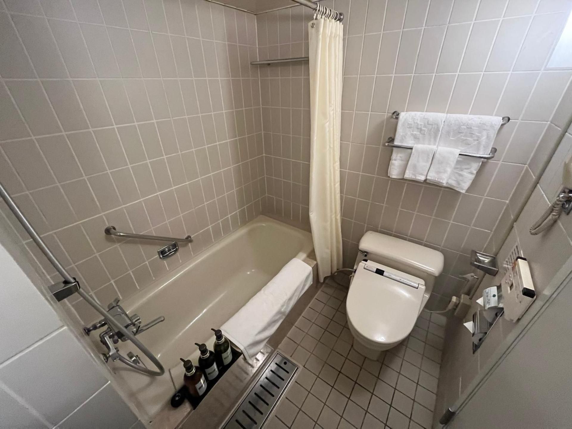 Single Room - Main Building - Non-Smoking