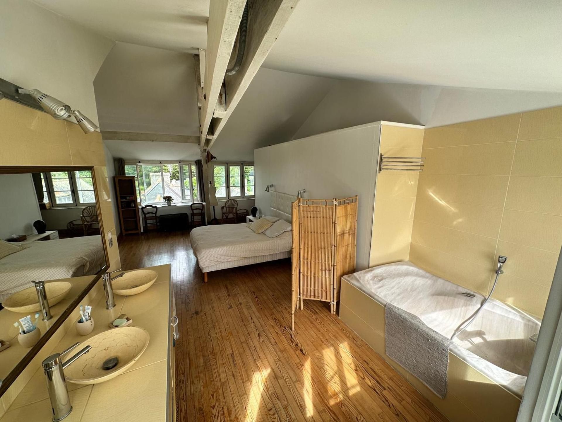 Large Double Room