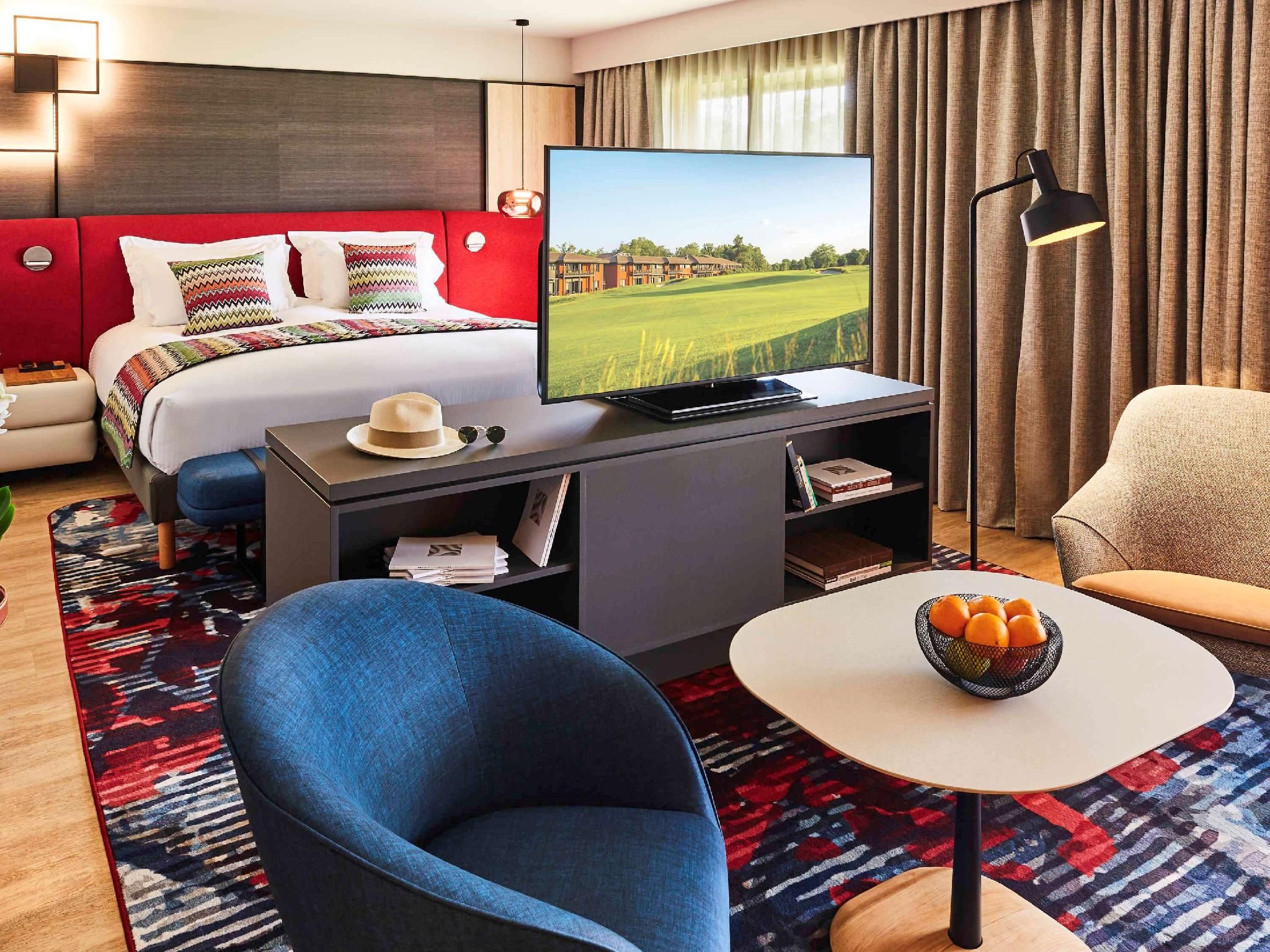 SUITE, 1 king-sized bed, 1st floor, Golf view terrace