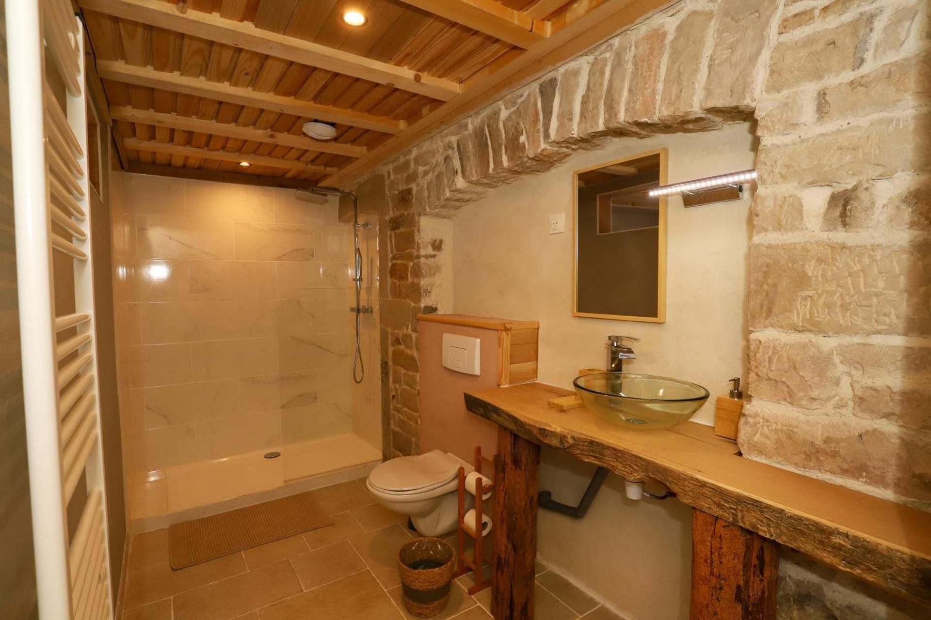 Deluxe Room (2 Adults + 1 Child)