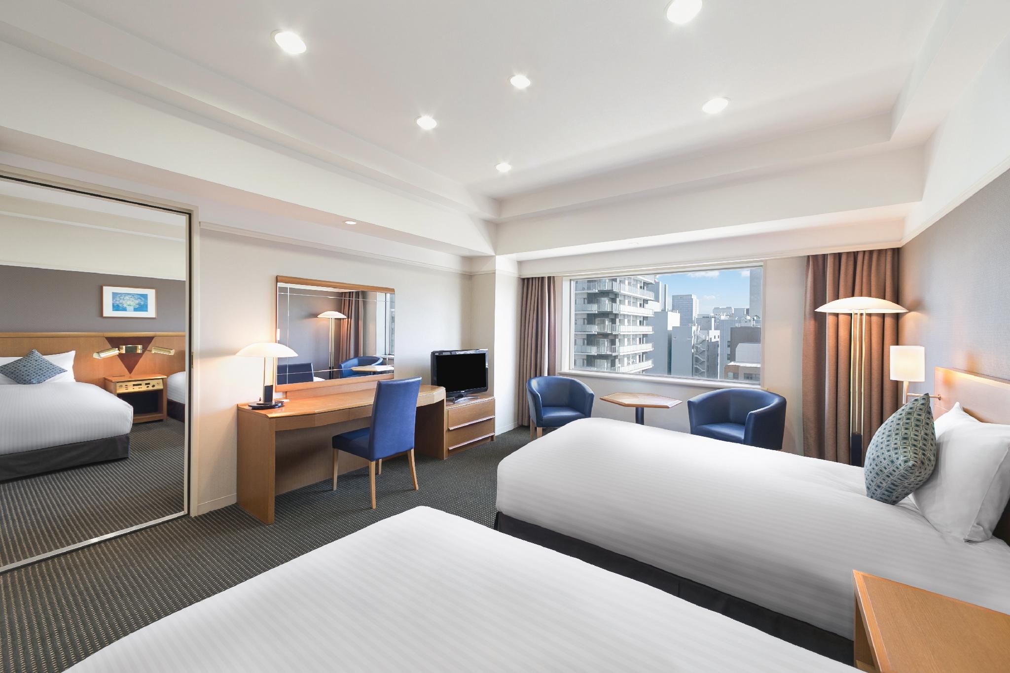 Classic Room with 2 Single Beds, City Side