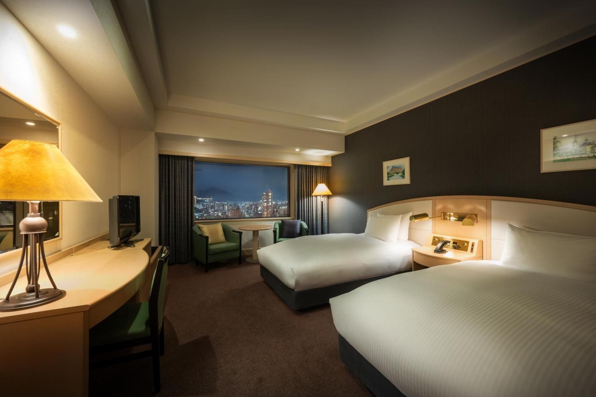 Junior Suite Twin with City View