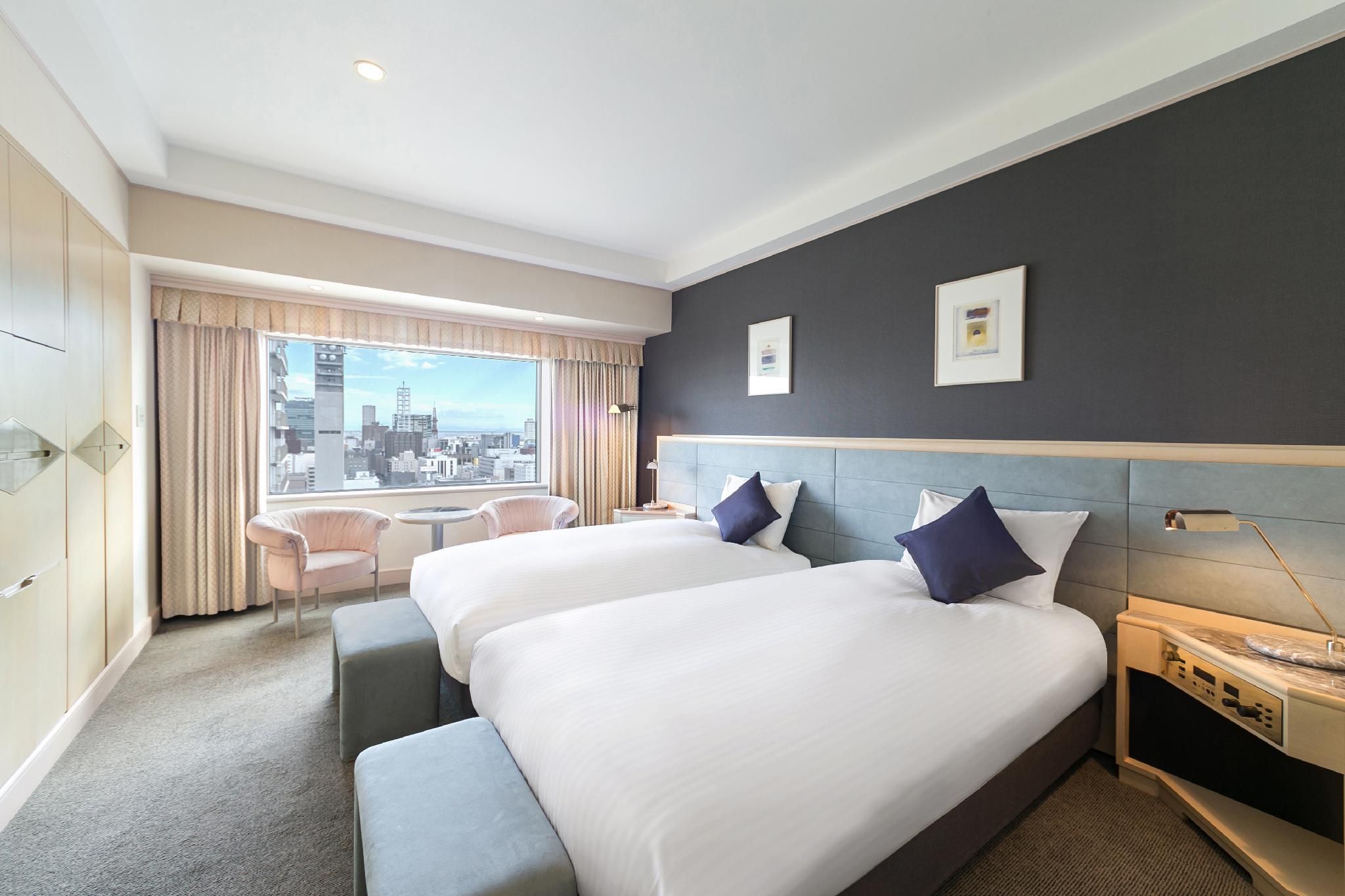 Superior Junior Suite with 2 single beds, City side