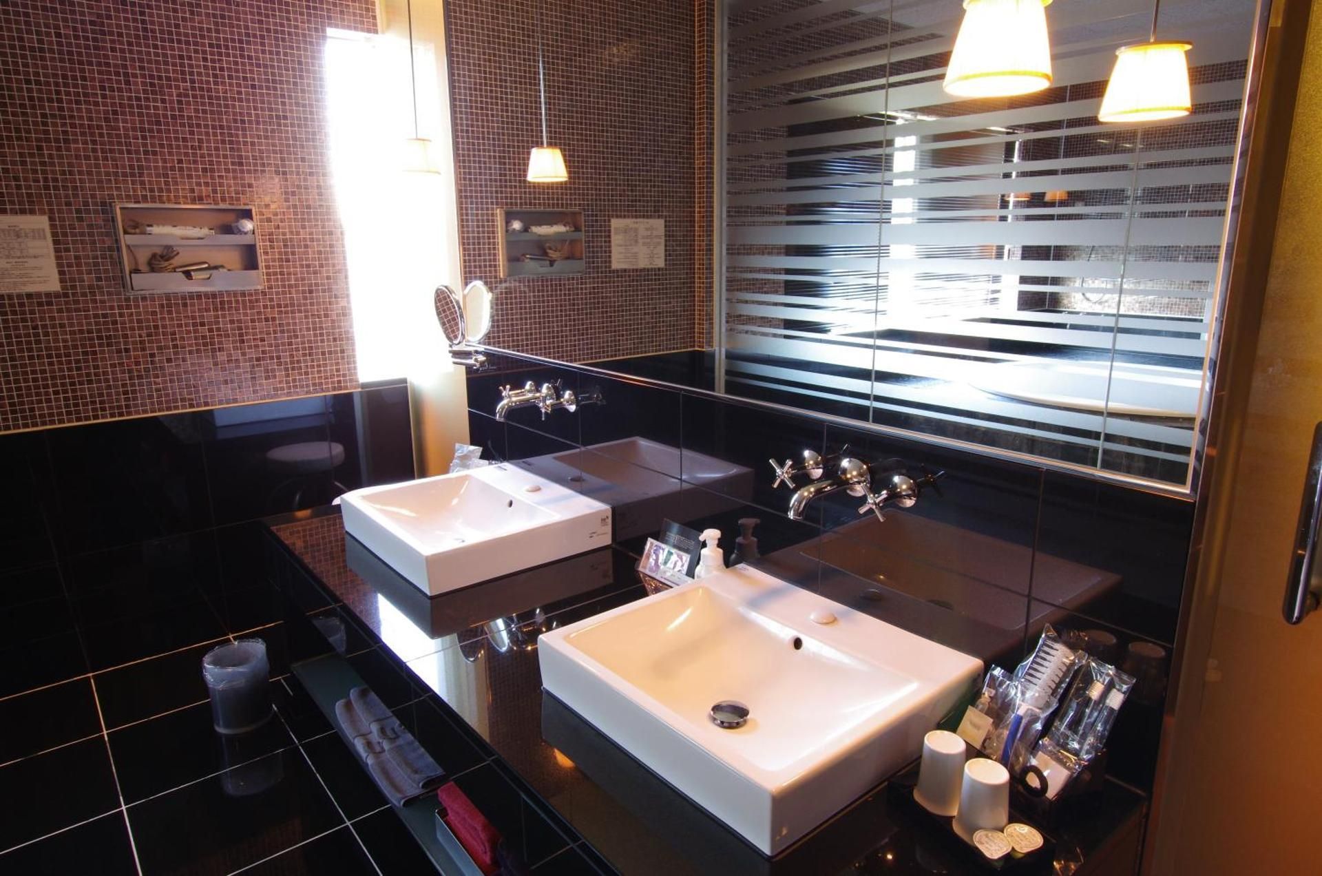 Premium Double Room - Smoking - 15:00 Check in