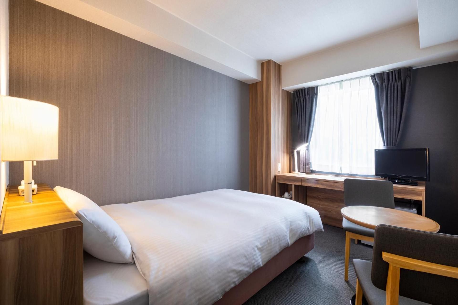 Semi Double Room - Non-Smoking