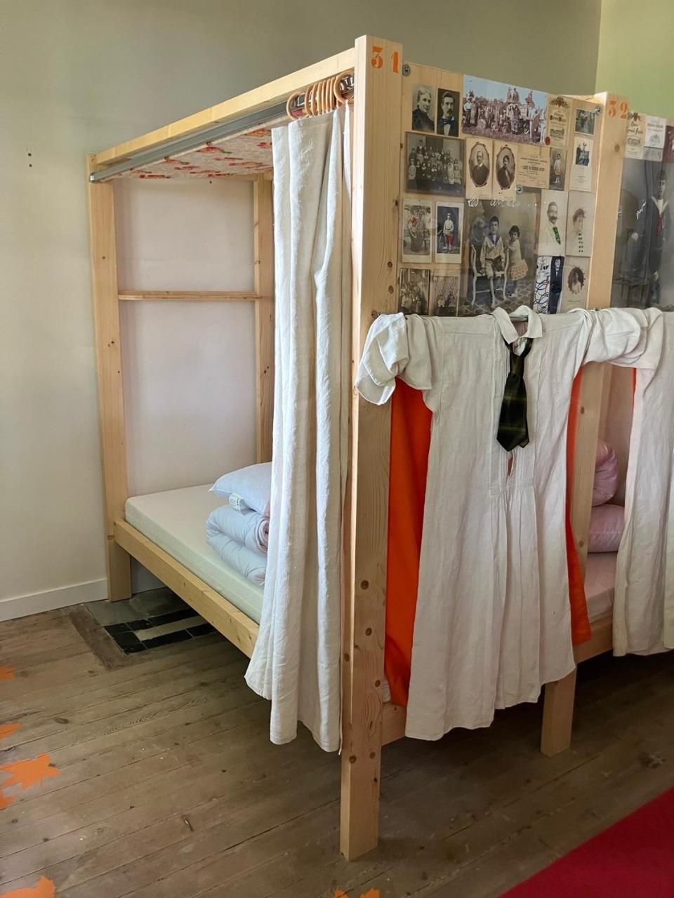 Single Bed in Mixed Dormitory Room