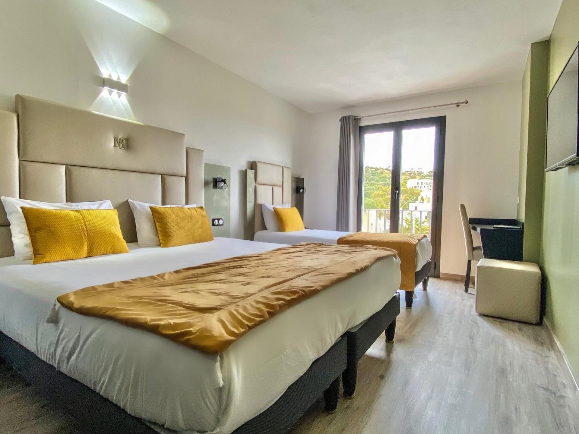 Triple Room