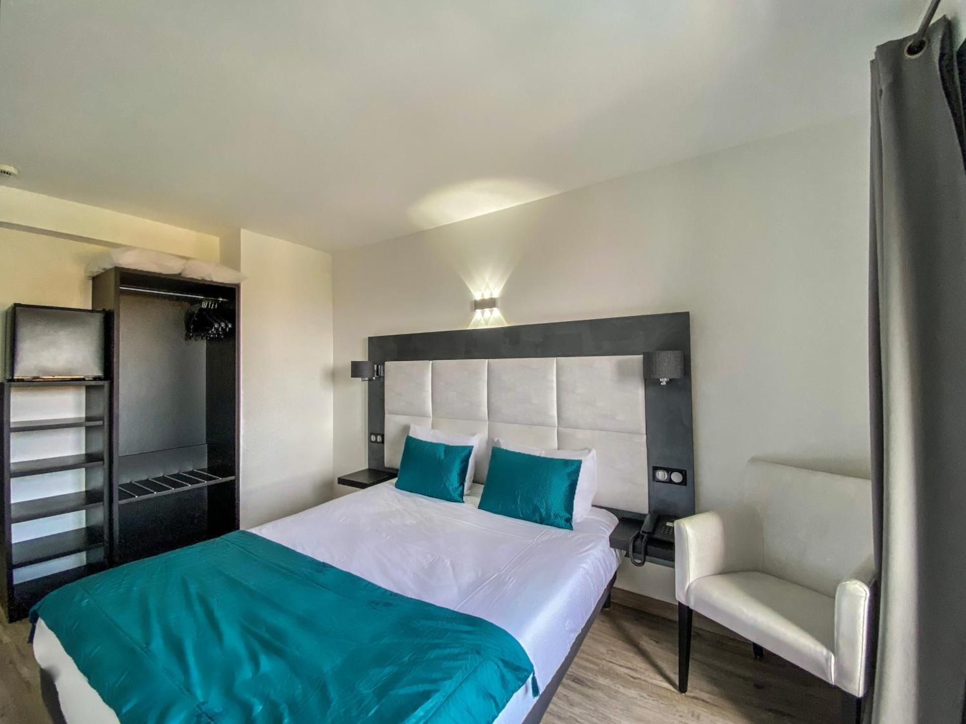 Double Room with Pool View
