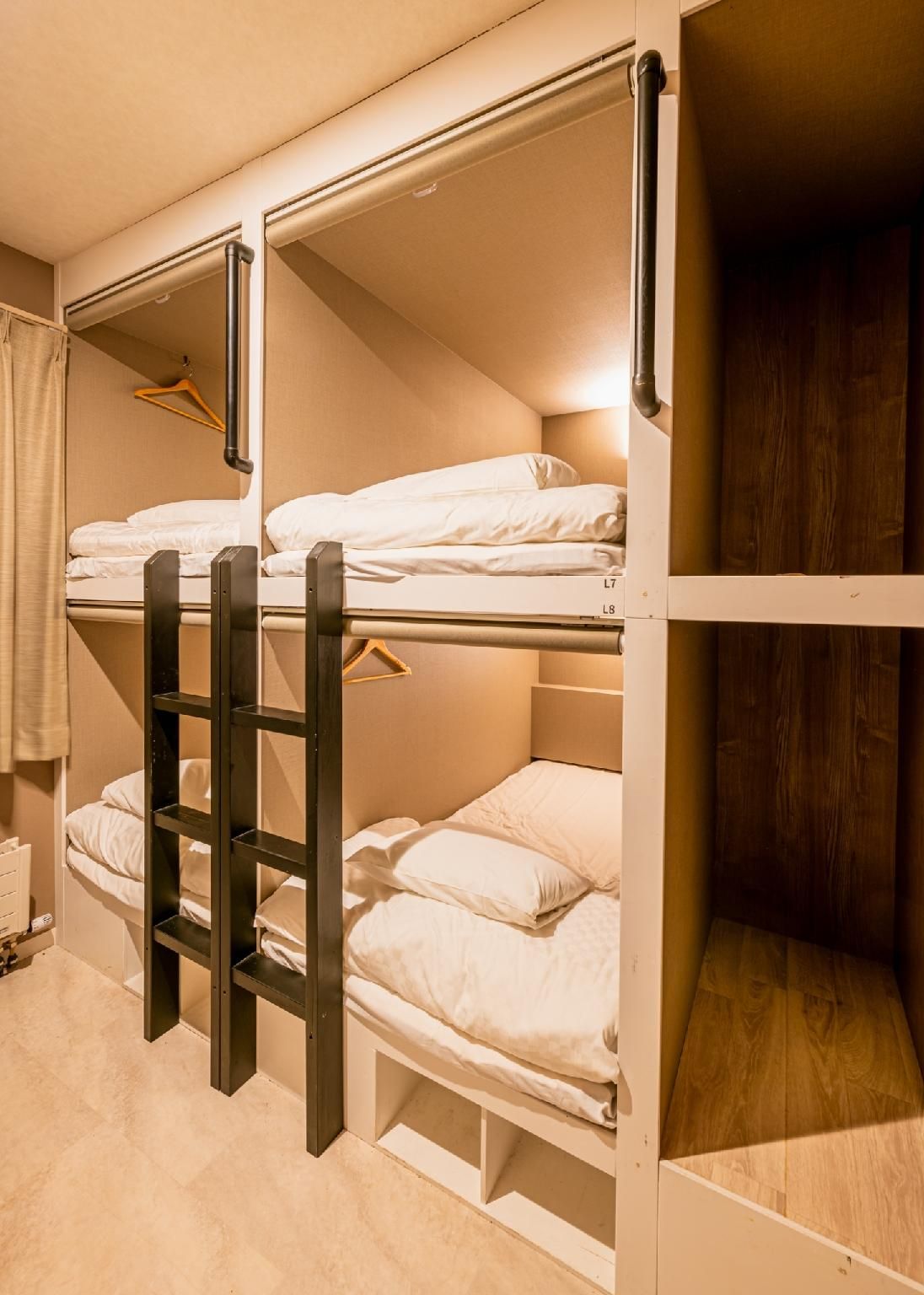 4 People in 2-Bunk Bed Dormitory with Shared Bathroom