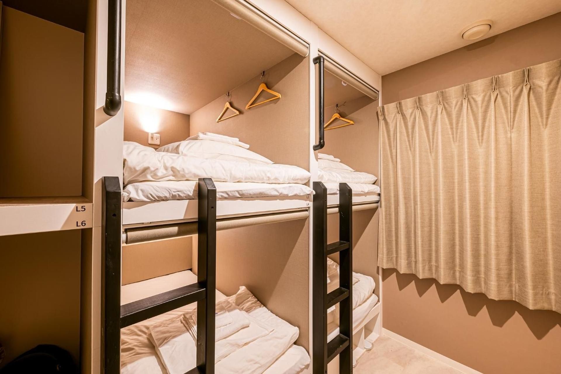 4 People in 2-Bunk Bed Dormitory with Shared Bathroom