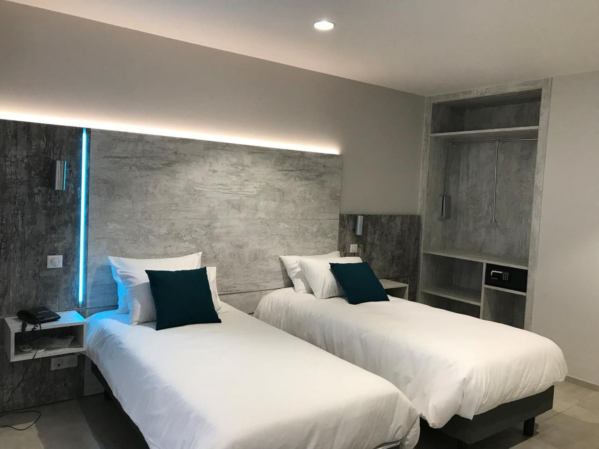 Twin Room with Sea View and Terrace