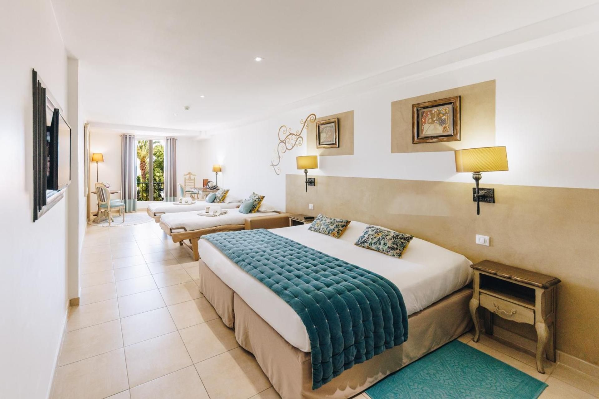 Family Room with Partial Sea View