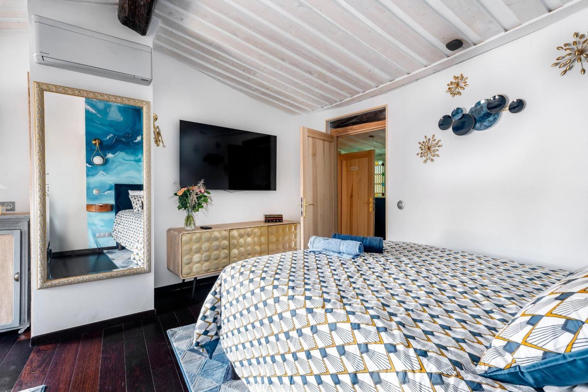 Deluxe Double Room with Balcony
