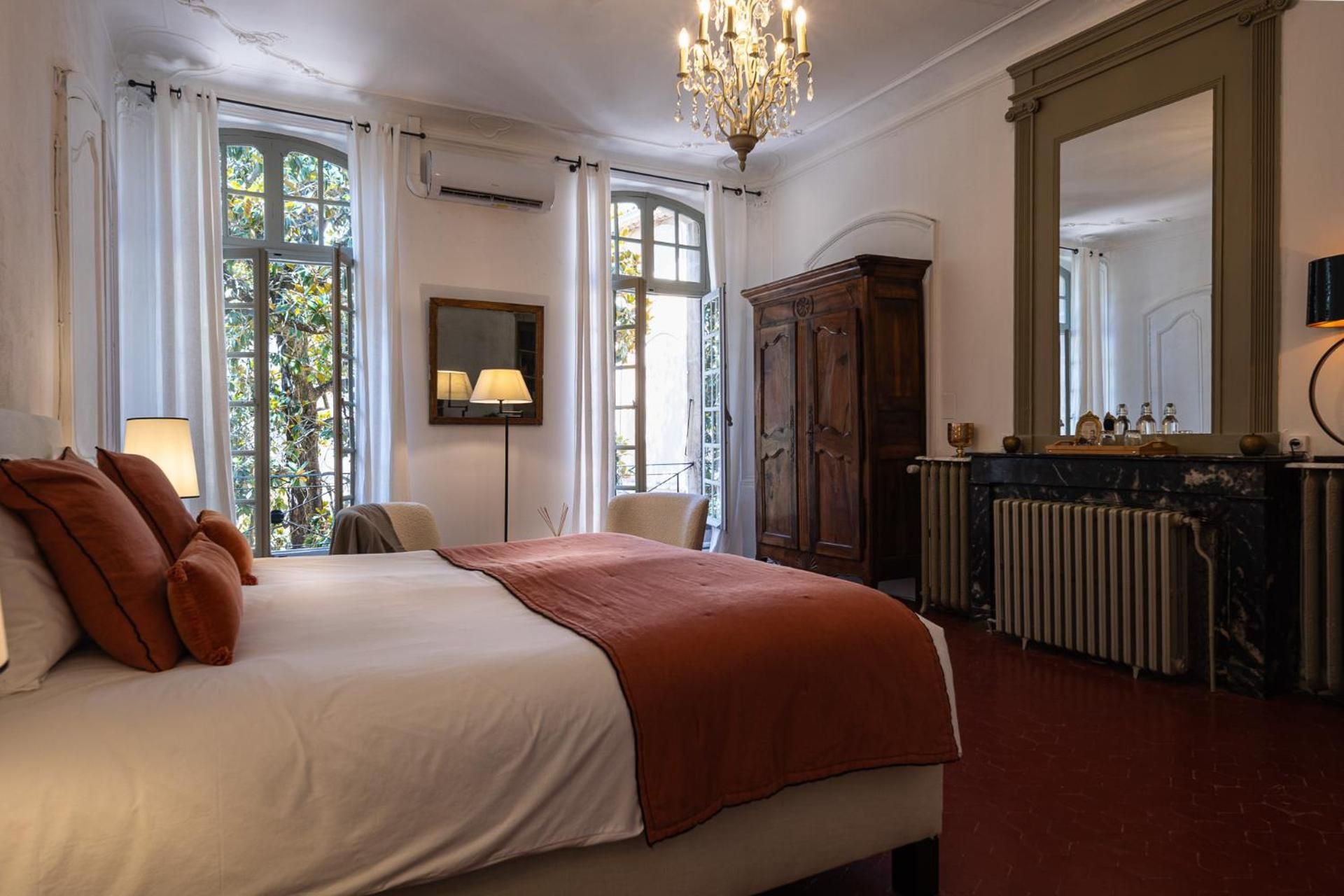 Deluxe King Suite